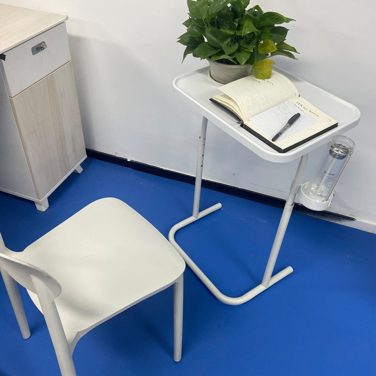 AIWOEN Plastic Folding Table for Small Spaces, White